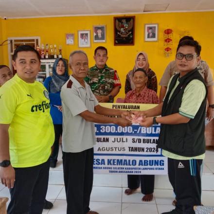 Penyaluran Bantuan Langsung Tunai Dana Desa (BLT-DD) di Desa Kemalo Abung